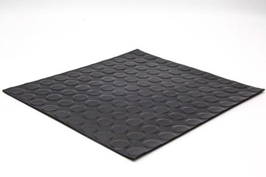 Εικόνα της NewPlan Δάπεδο Καουτσούκ 9004 3mm Stud Τάπα 1,2μέτρα  (τετραγωνικό)